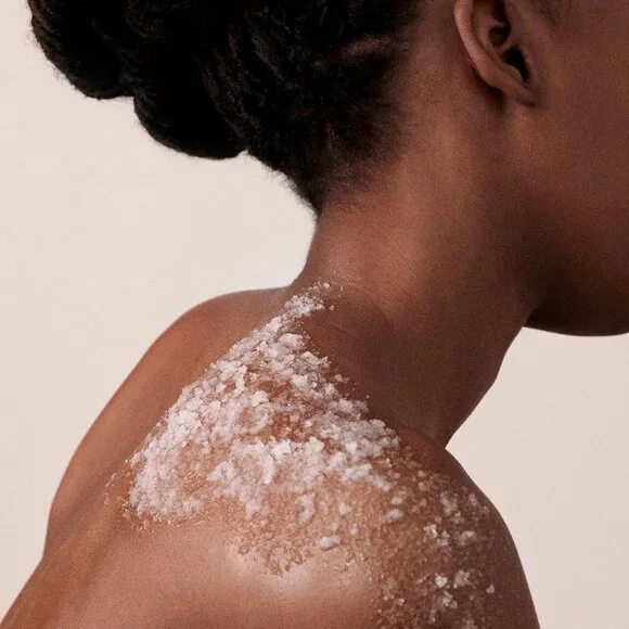 La Perla Energizing Body Scrub - RARE FIND